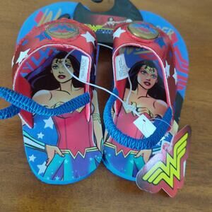 DC Comics Wonder Woman Light-Up Flip Flop Sandals kids toddler Girls size 9/10